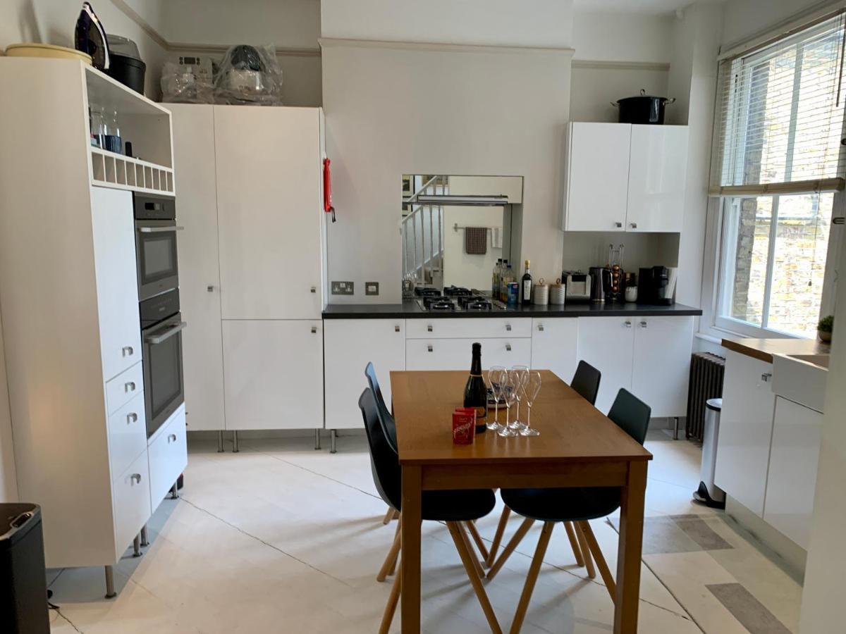 Lovely Newly Refurbished Apartment In Battersea ลอนดอน ภายนอก รูปภาพ