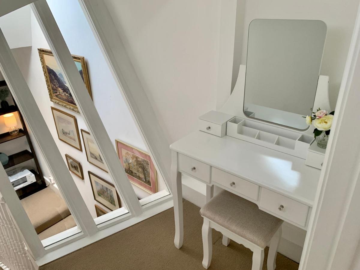Lovely Newly Refurbished Apartment In Battersea ลอนดอน ภายนอก รูปภาพ