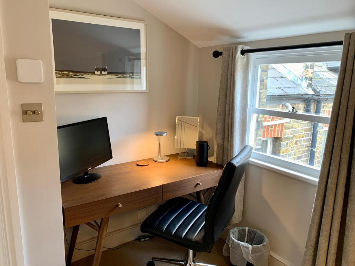 Lovely Newly Refurbished Apartment In Battersea ลอนดอน ภายนอก รูปภาพ